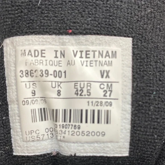 Nike Black and Gold Athletic Shoes
663 - Picture 9 of 9